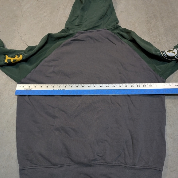 Oakland Athletics Majestic Hoodie Mens L Flaws Patches MLB - Picture 9 of 10